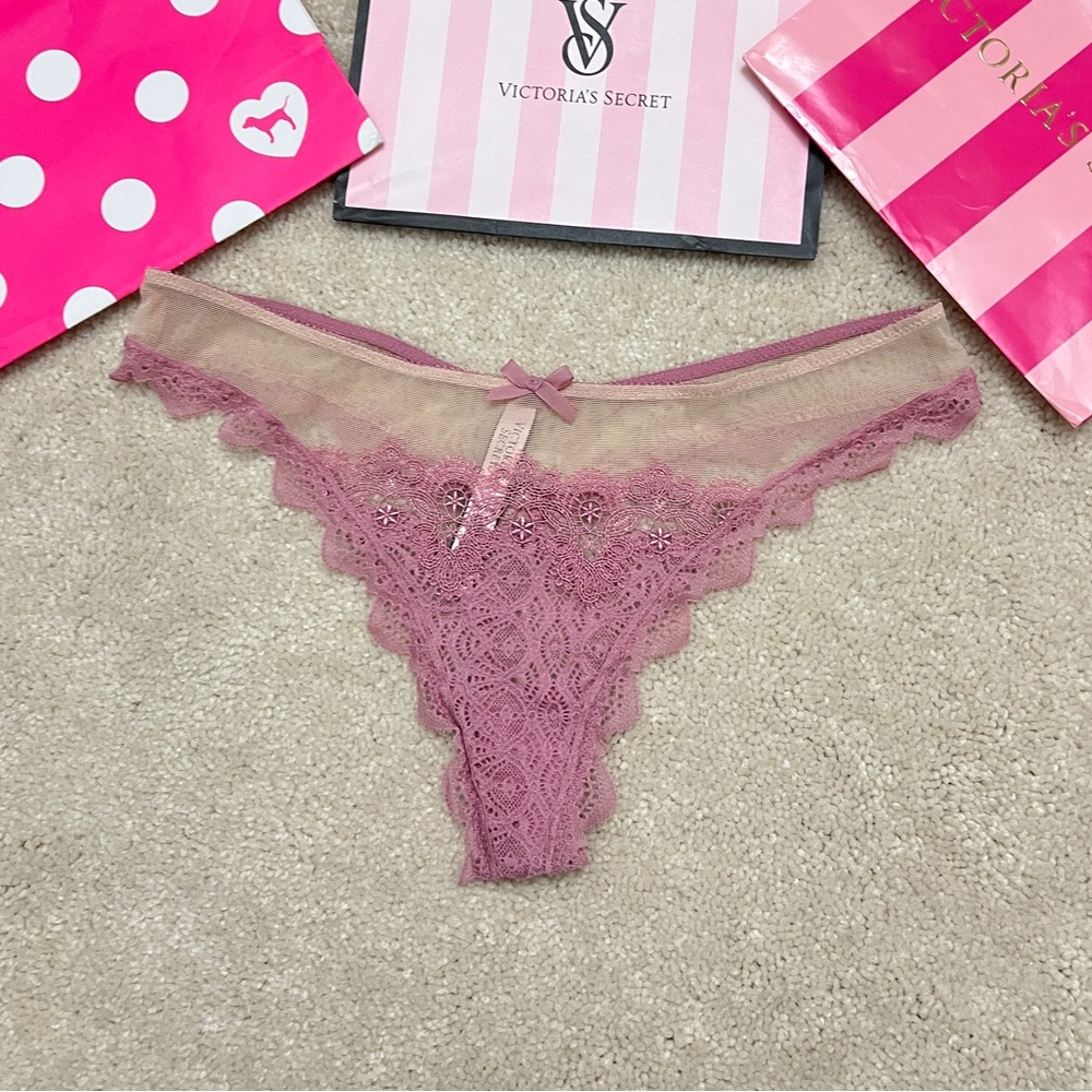 Victoria’s Secret Dream Angels Pink Embroidered Lace & Mesh Thong Panties Medium